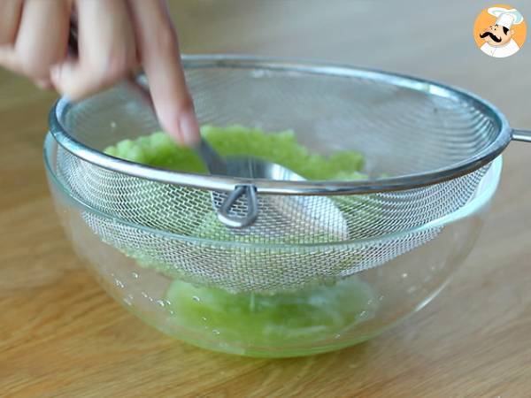 Tzatziki, řecká okurková a jogurtová omáčka - Příprava krok 3