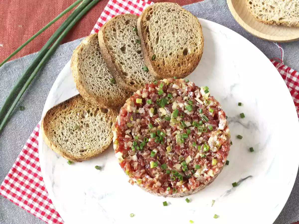 Tartar de fuet: expresní verze klasického tatarského bifteku - foto 2
